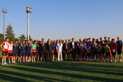 Vali Yılmaz ve Milletvekili Hatipoğlu'ndan Eskişehirspor’a Ziyaret