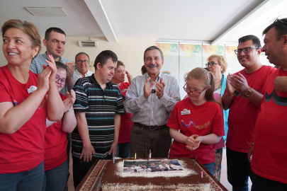 Gökkuşağı Kafe 15 Yıldır Hayatlara Dokunuyor