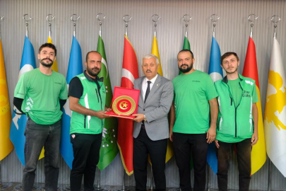 Eskişehirli Esnaf Kuryelerden ESESOB Başkanı Adnan Karamanlı’ya Ziyaret