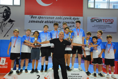Büyükşehir'den Masa Tenisinde Çifte Başarı