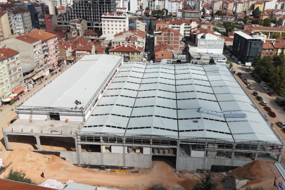 Kurtuluş Kapalı Pazar Yeri’nde Çatı Göründü