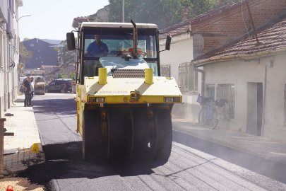 Yeni Mahalle’de Asfalt Serimi Başladı