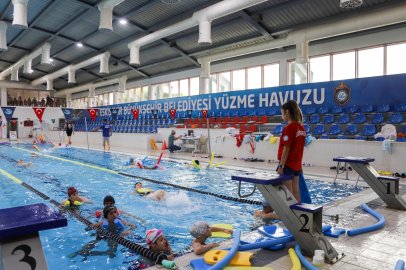 Büyükşehir'den Yüzme Öğrenmek İsteyenlere Fırsat