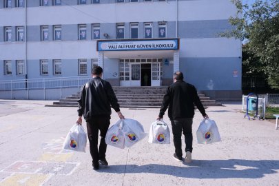 ETO'dan 500 Öğrenciye Kışlık Ayakkabı Yardımı