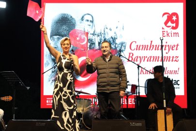 Tepebaşı Kırmızı - Beyaza Büründü